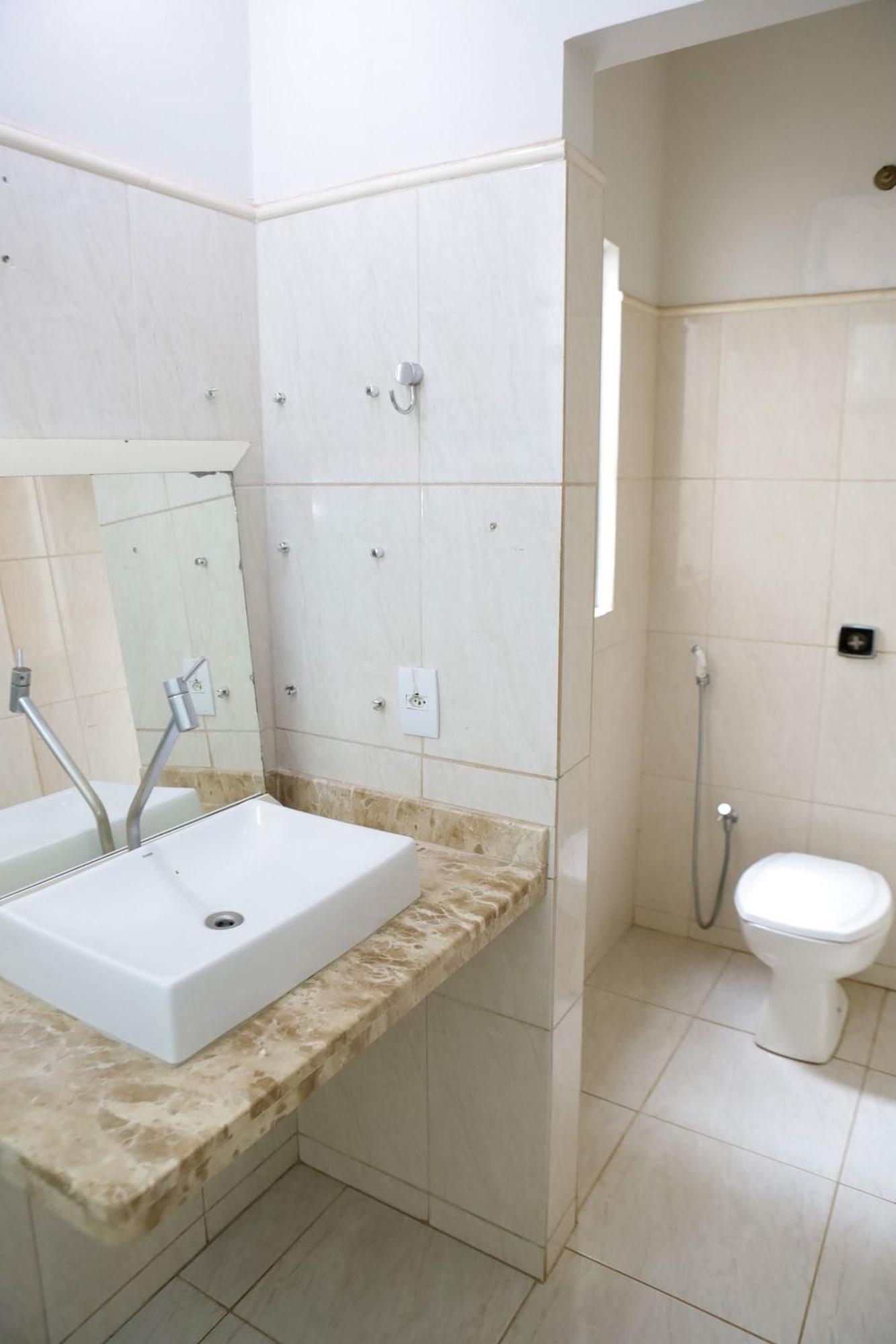 Hotel Pousada Dos Bosques - Refugio Urbano クイアバ エクステリア 写真